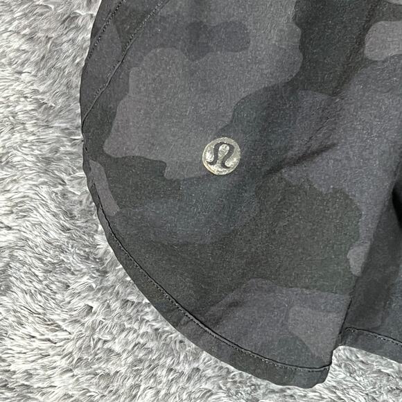 Lululemon Track That Mid-Rise Short 5" Size 12 Camo Black Athletic Yoga Gym - Picture 4 of 8